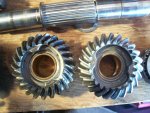 lower unit gears pic close up 019.jpg