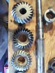 lower unit gears pic close up 017.jpg
