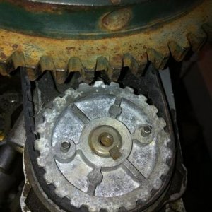 Aligning the flywheel after replacing the timing belt